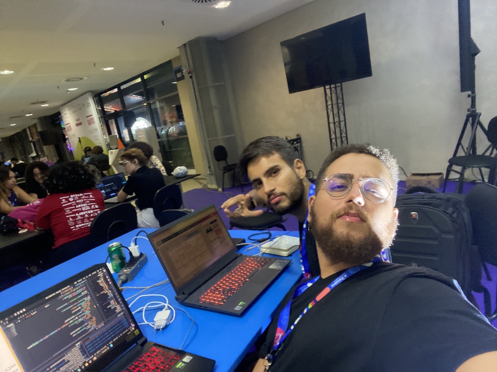 Atalias em um evento de tecnologia